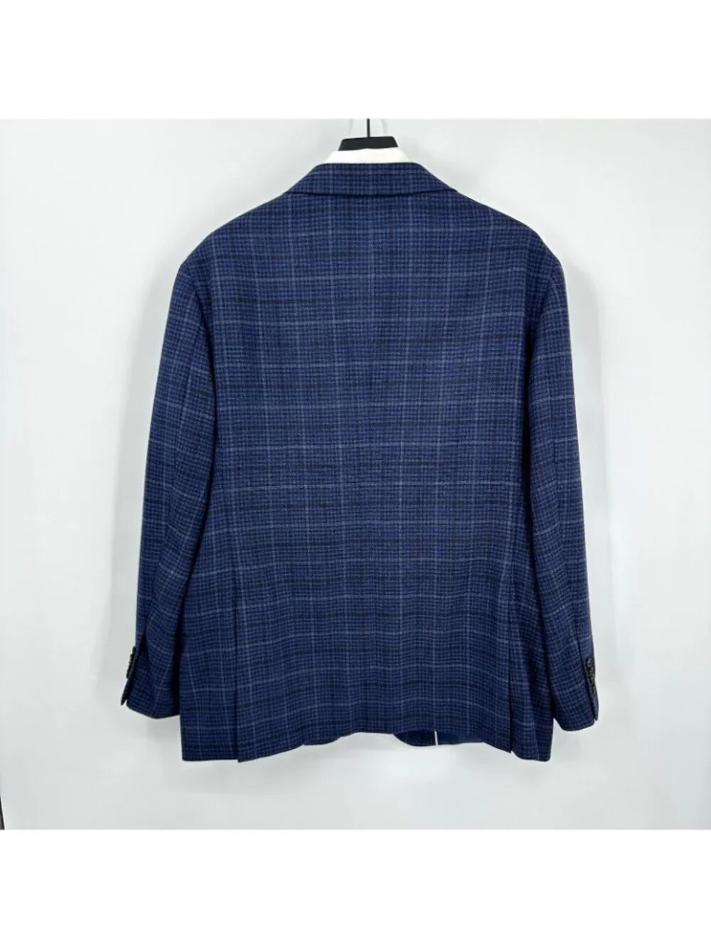 Joseph Abboud excellent pre